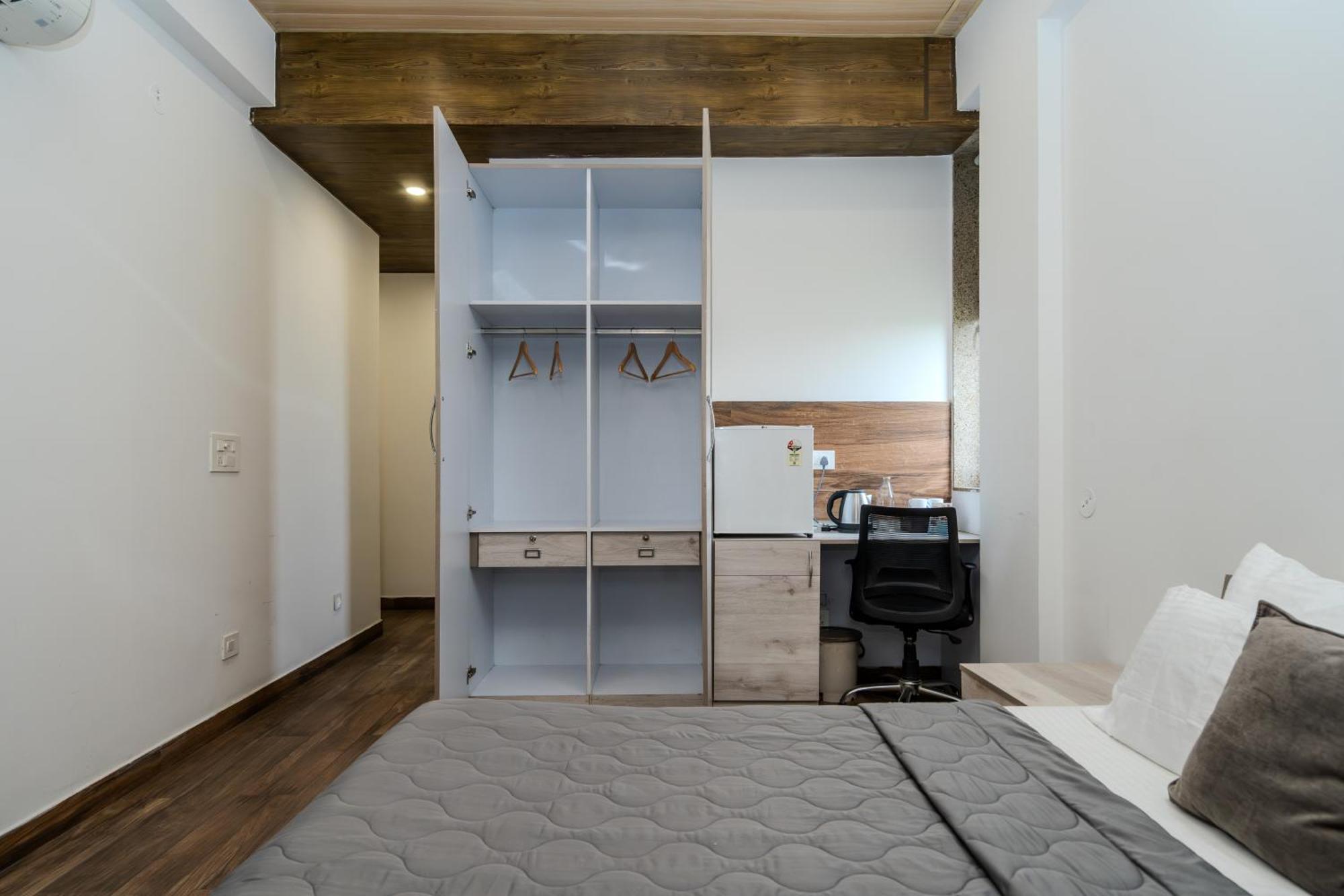 Stay Studio Hotel & Residences 古尔冈 外观 照片